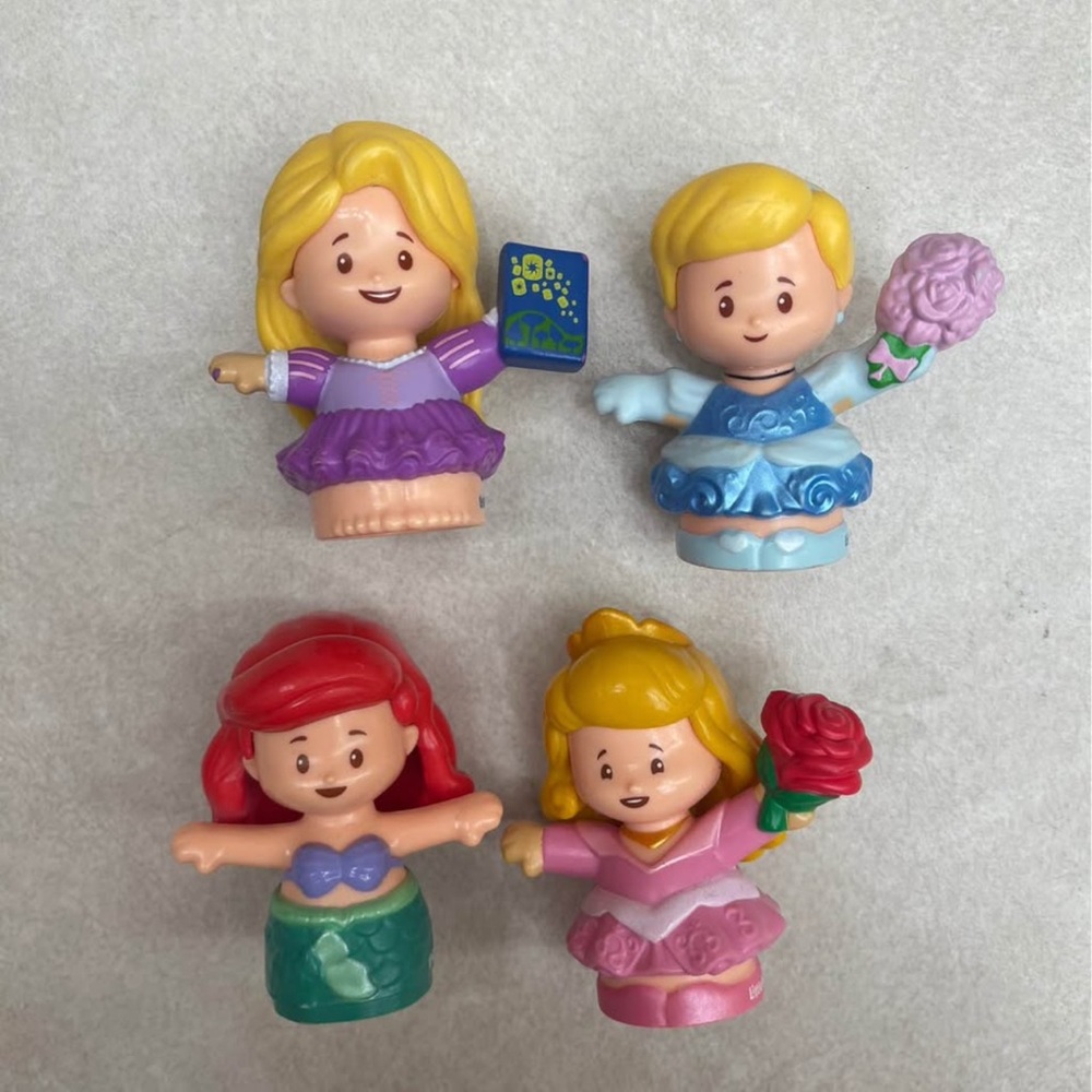 SOLD Disney Princess Little People set